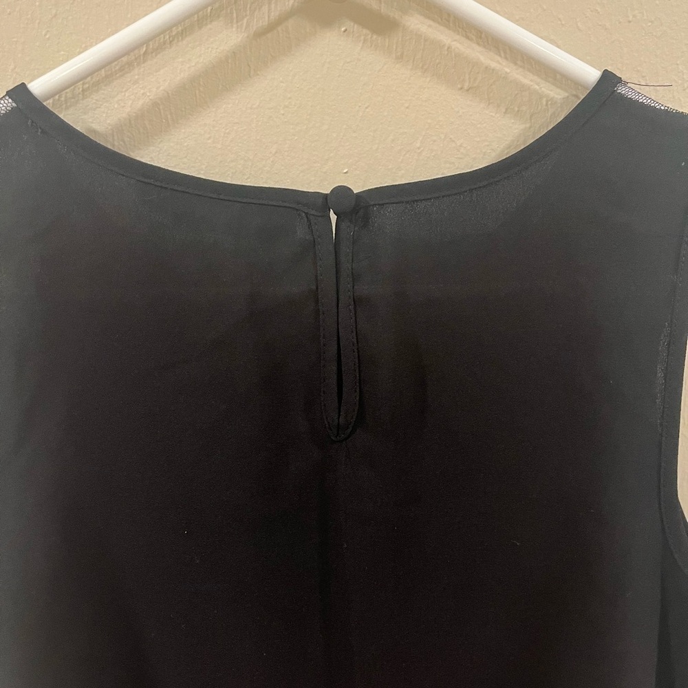 Apt 9 Black Mesh Shoulder V-Neck Blouse - Size Small NWT - Picture 4 of 7